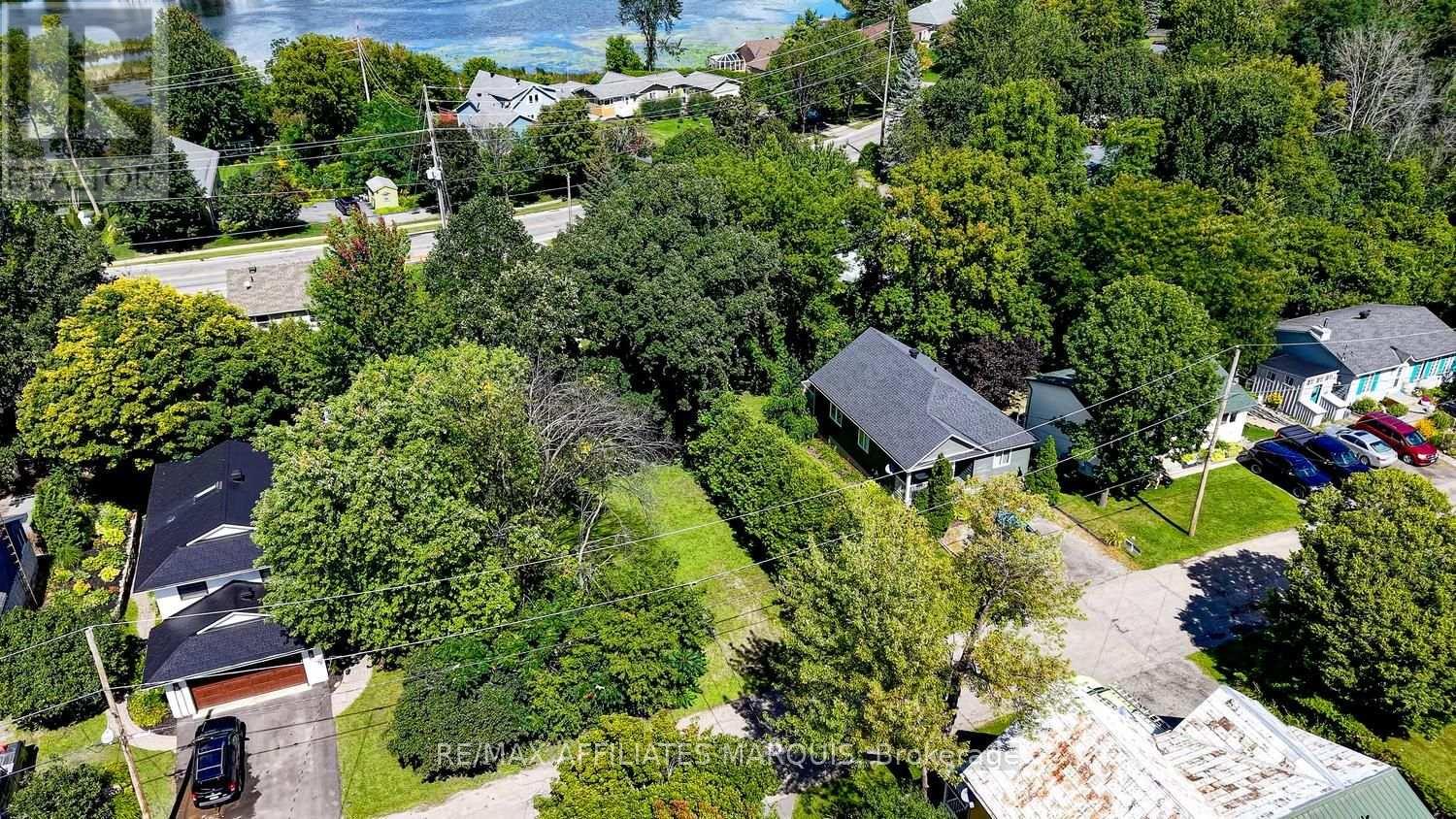 00 Wellington Street E Property Photo 5
