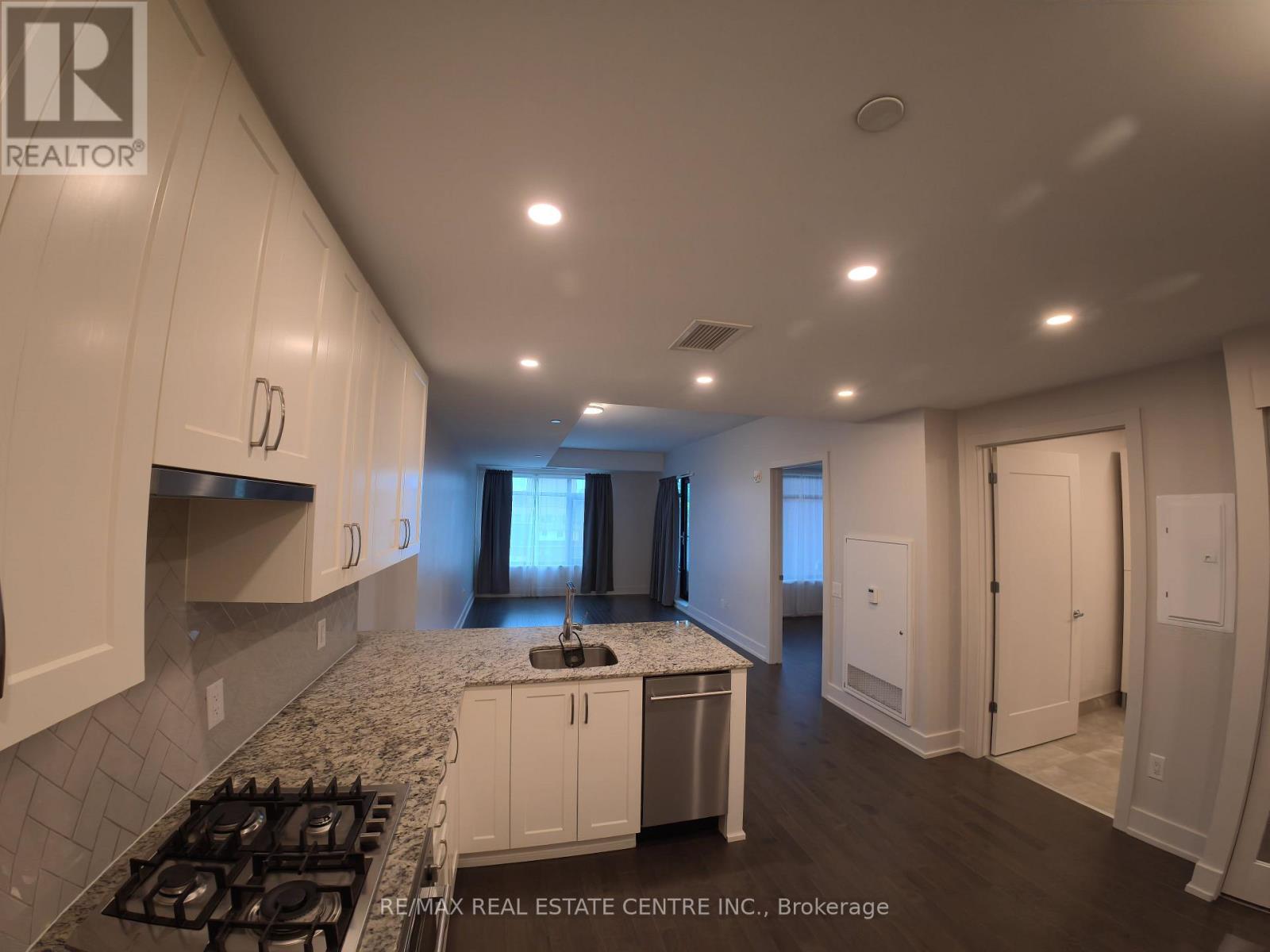 405 - 60 Springhurst Avenue Property Photo 4