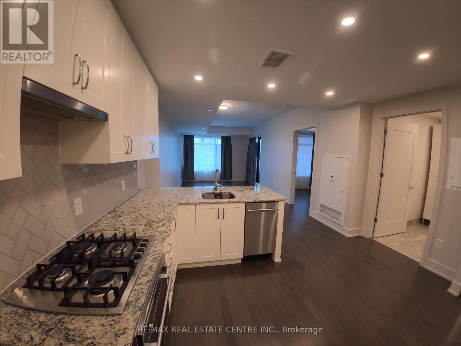 405 - 60 Springhurst Avenue Property Photo 6