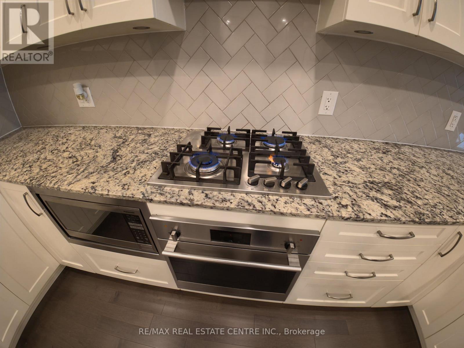 405 - 60 Springhurst Avenue Property Photo 8