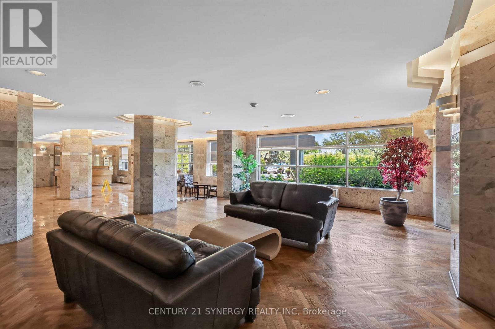704 - 2759 Carousel Crescent Property Photo 3