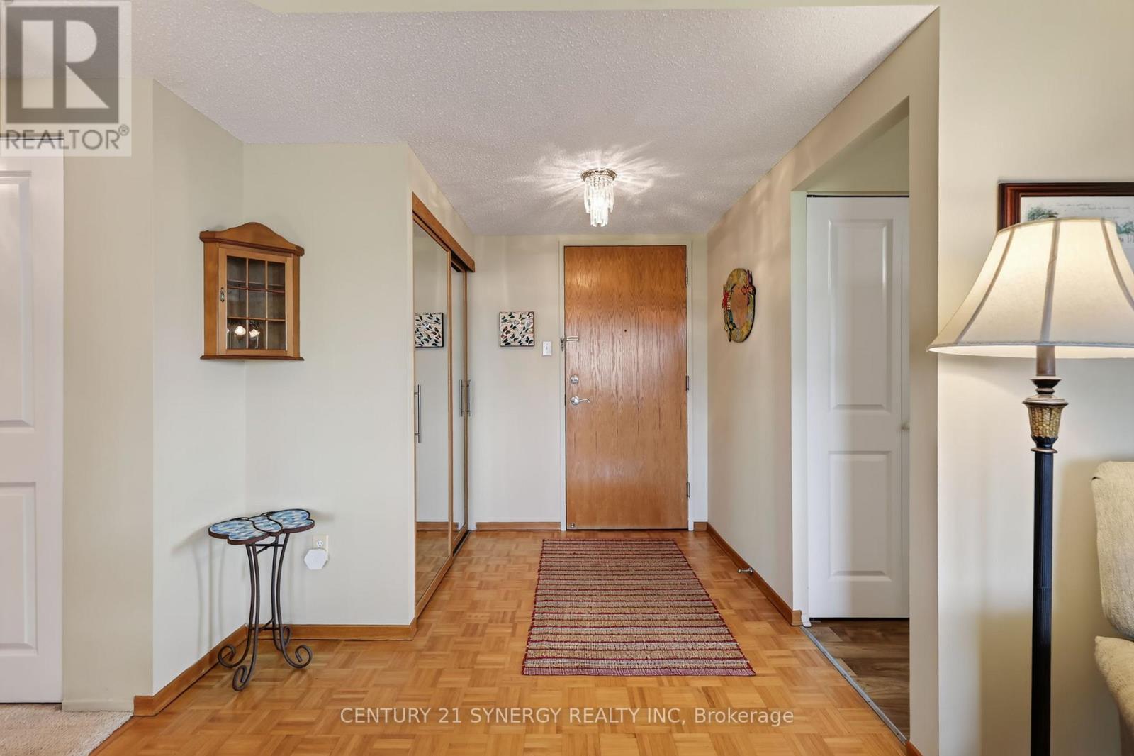704 - 2759 Carousel Crescent Property Photo 5