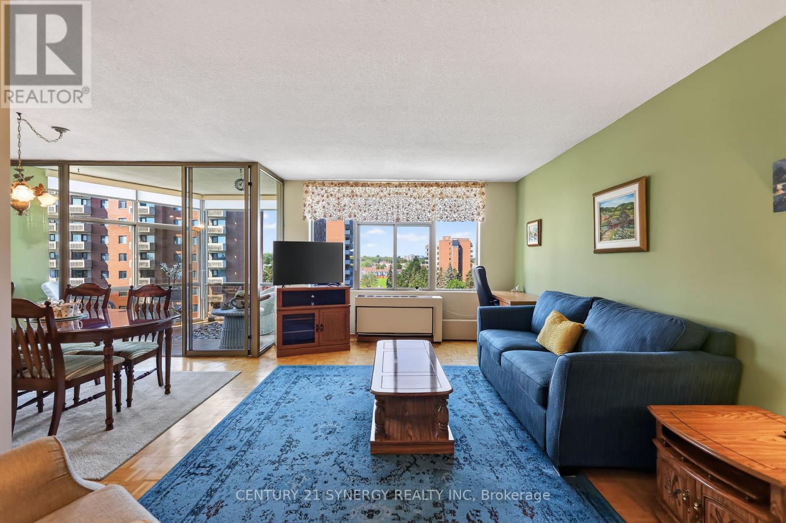 704 - 2759 Carousel Crescent Property Photo 7