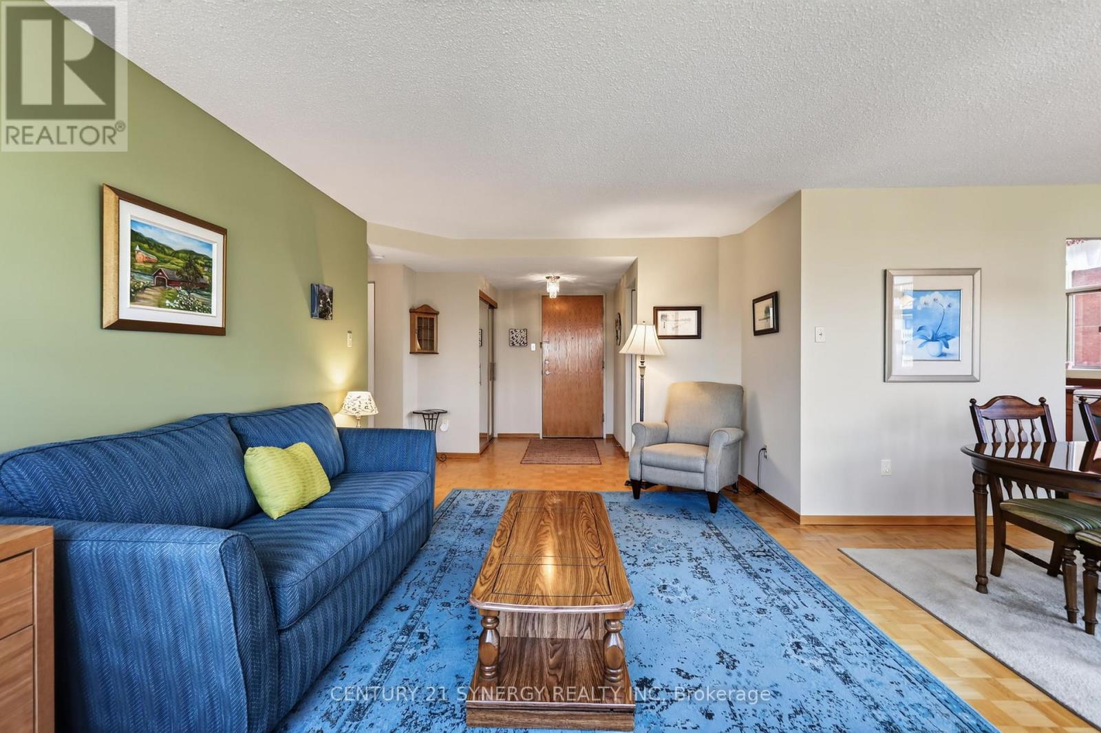 704 - 2759 Carousel Crescent Property Photo 9