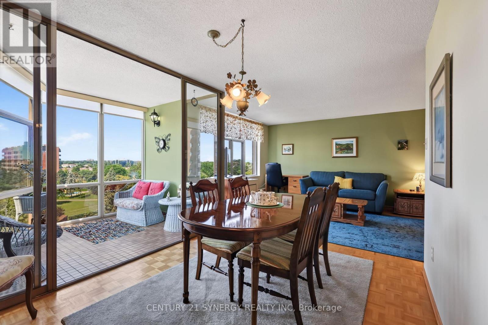 704 - 2759 Carousel Crescent Property Photo 13
