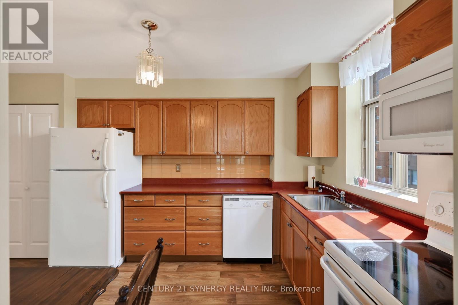 704 - 2759 Carousel Crescent Property Photo 17