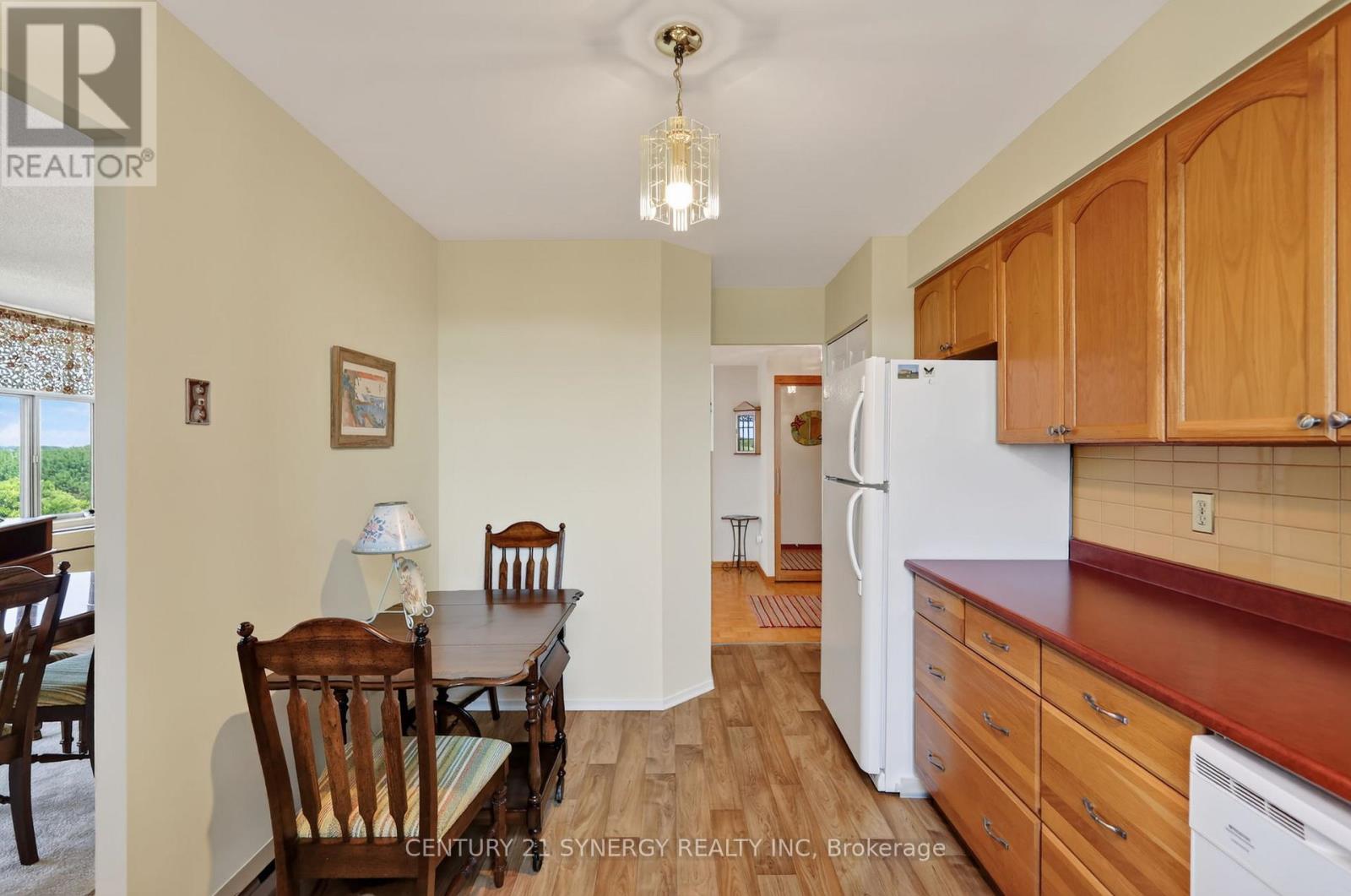 704 - 2759 Carousel Crescent Property Photo 18