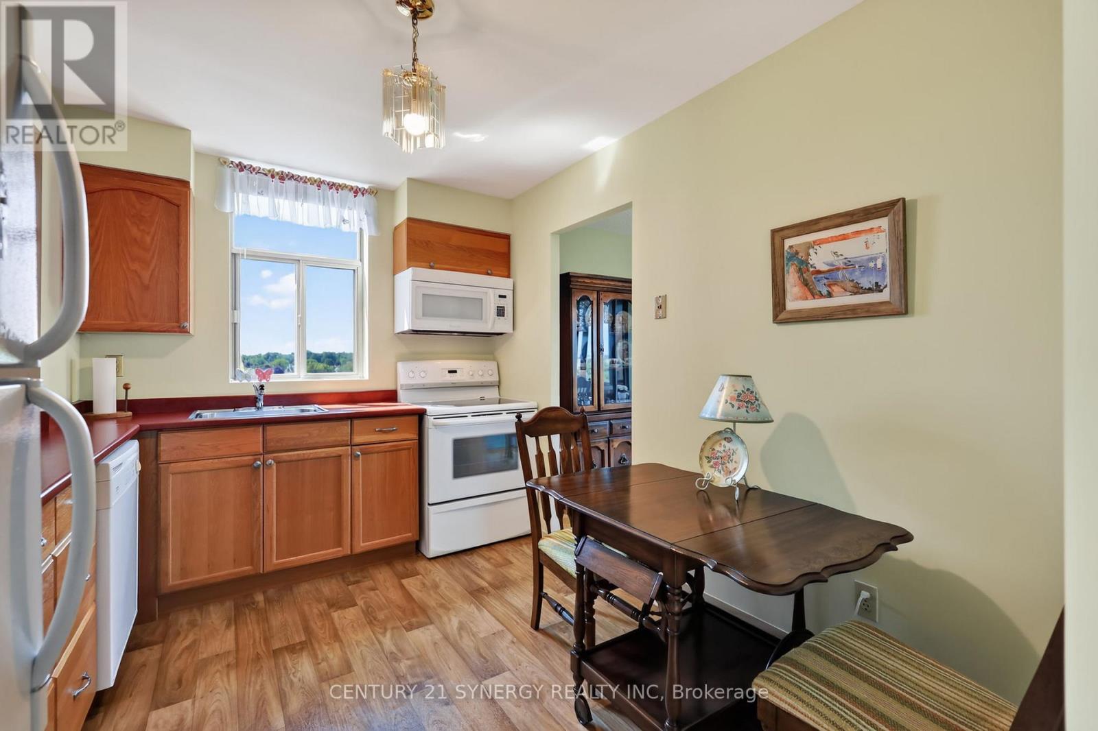 704 - 2759 Carousel Crescent Property Photo 20