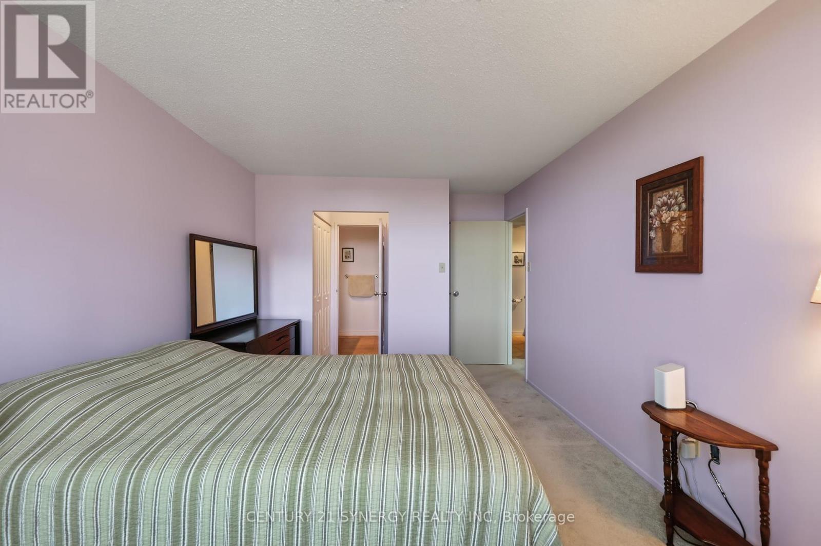 704 - 2759 Carousel Crescent Property Photo 25