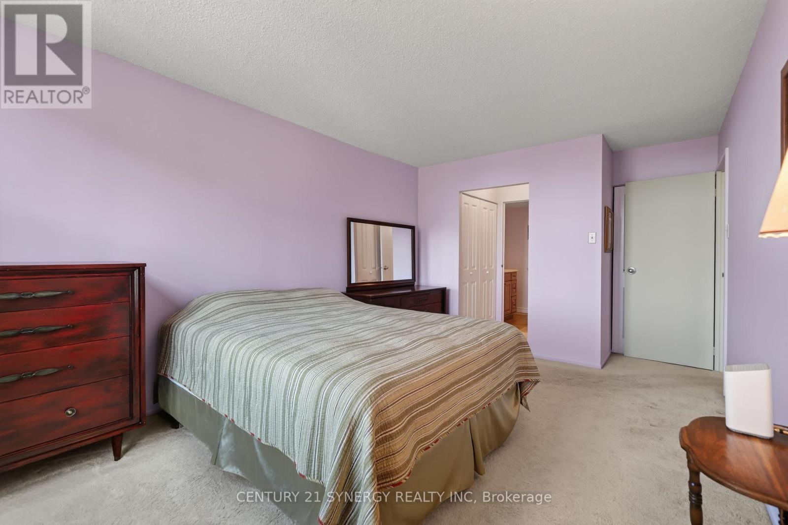 704 - 2759 Carousel Crescent Property Photo 27