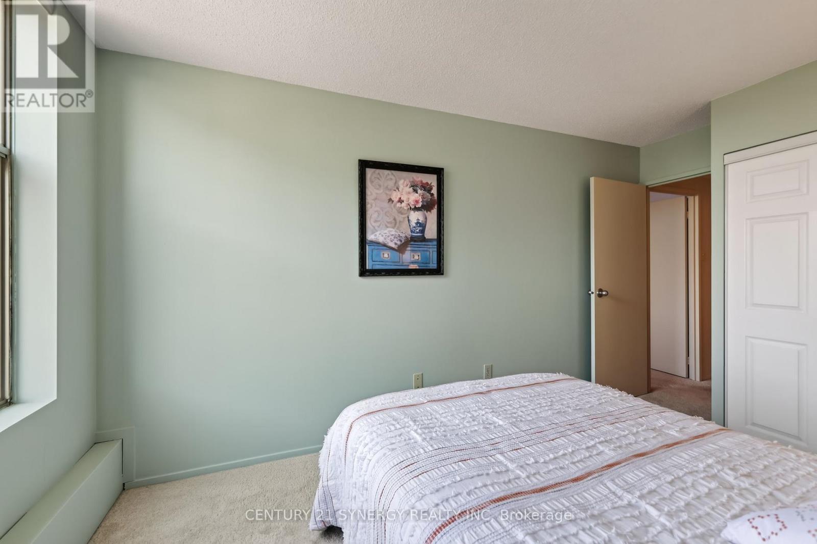 704 - 2759 Carousel Crescent Property Photo 34