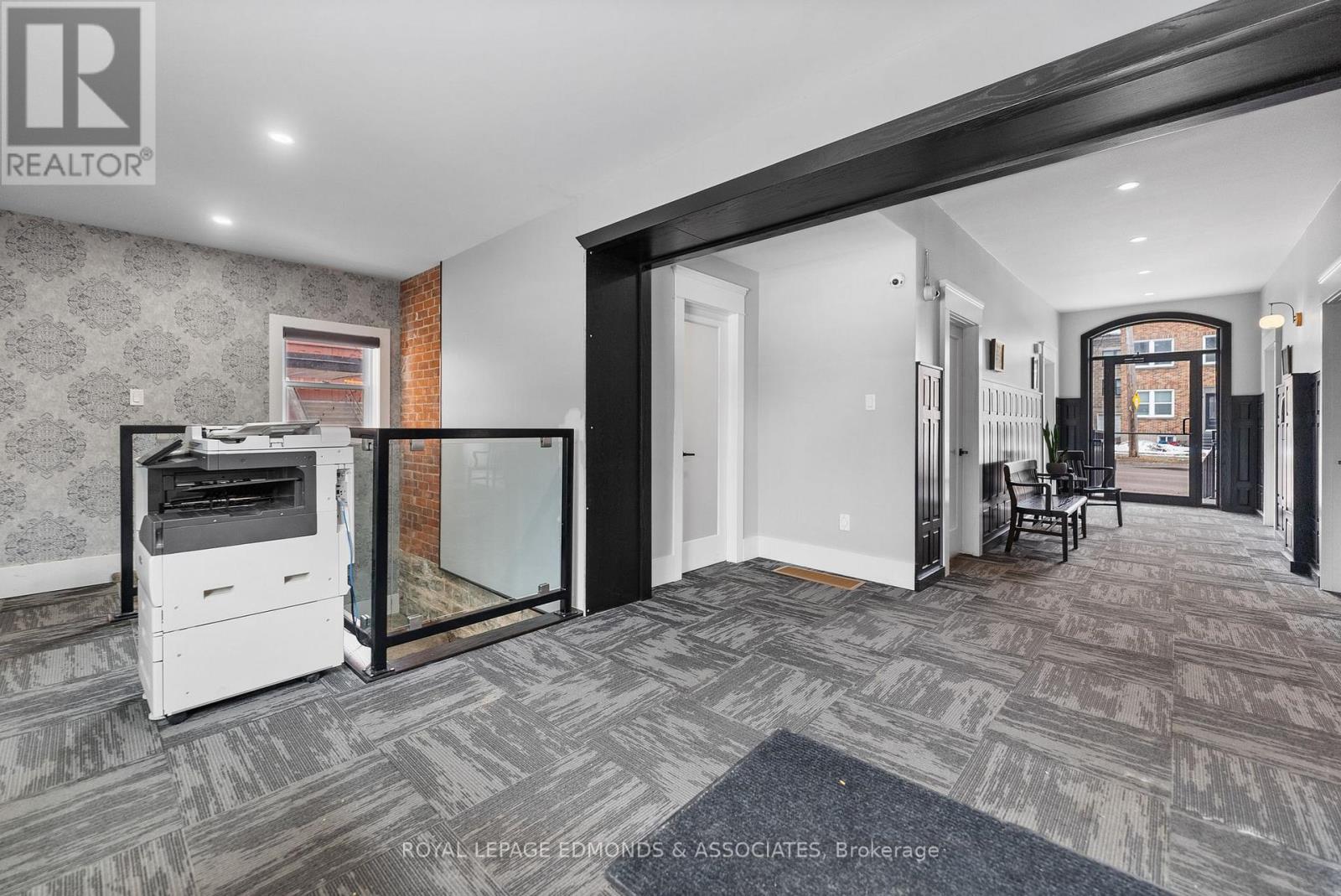 259 Pembroke Street E Property Photo 13