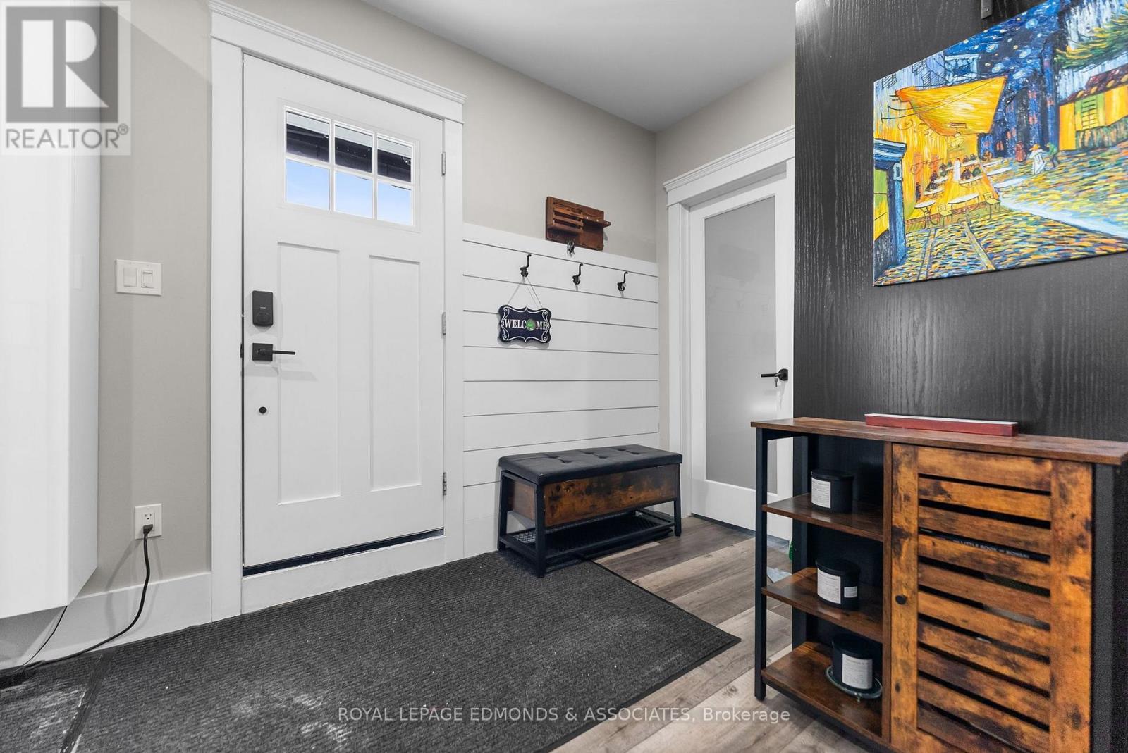 259 Pembroke Street E Property Photo 16