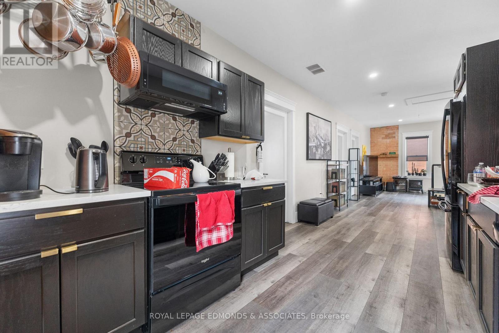 259 Pembroke Street E Property Photo 17