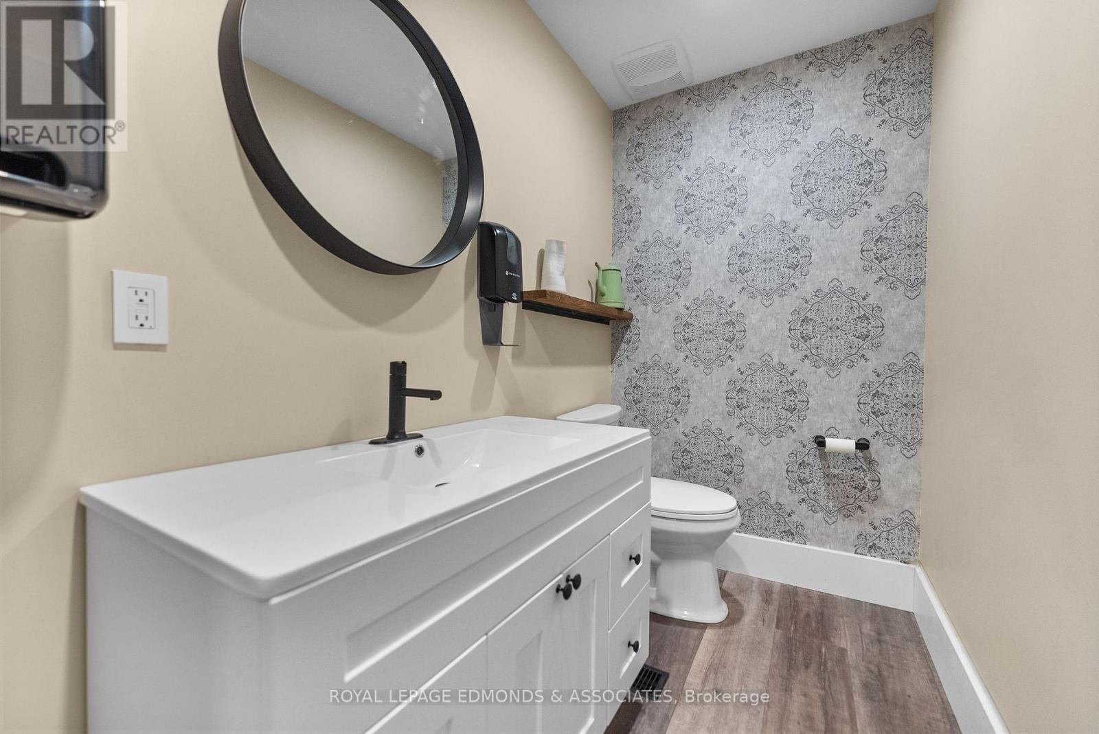 259 Pembroke Street E Property Photo 27