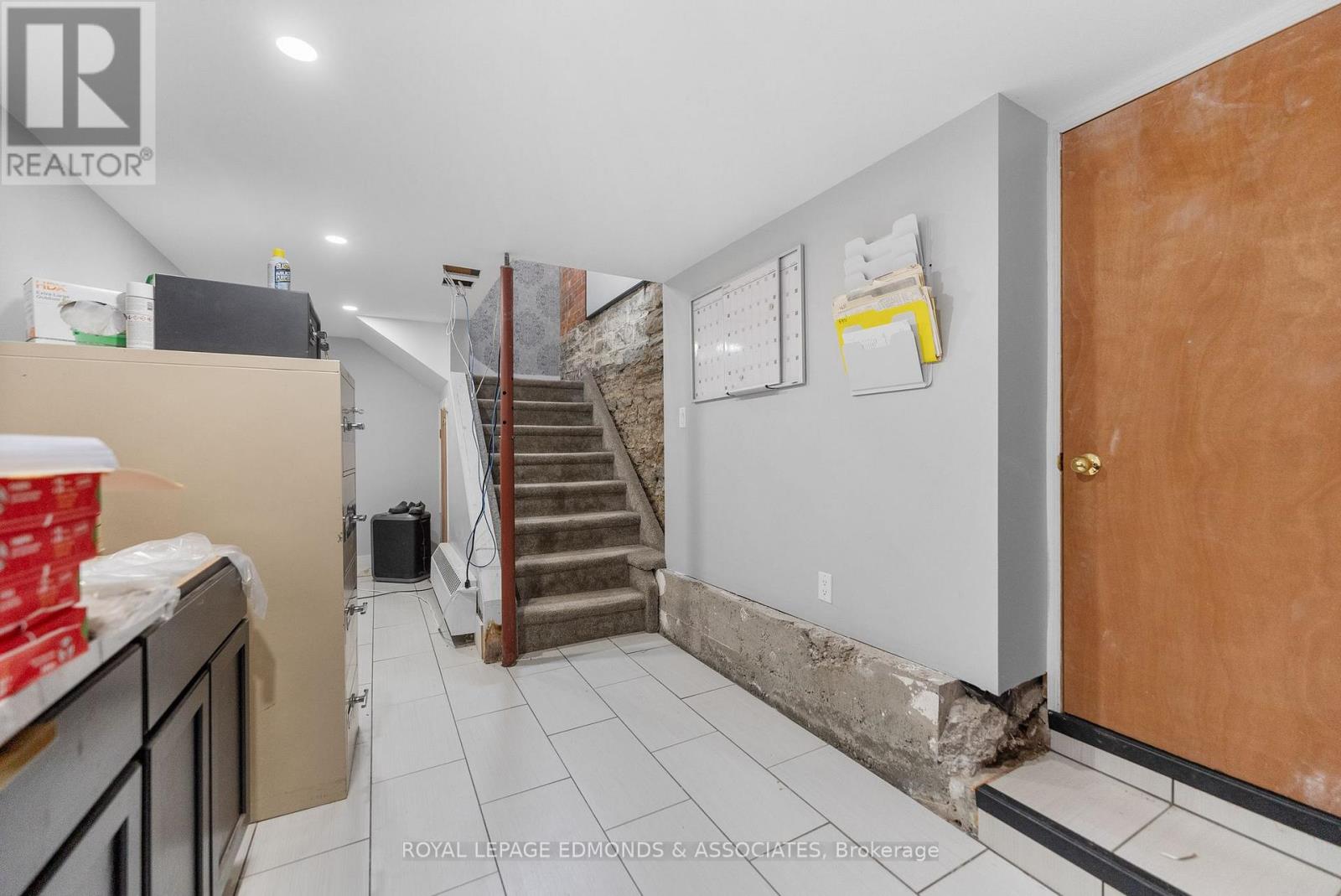 259 Pembroke Street E Property Photo 32
