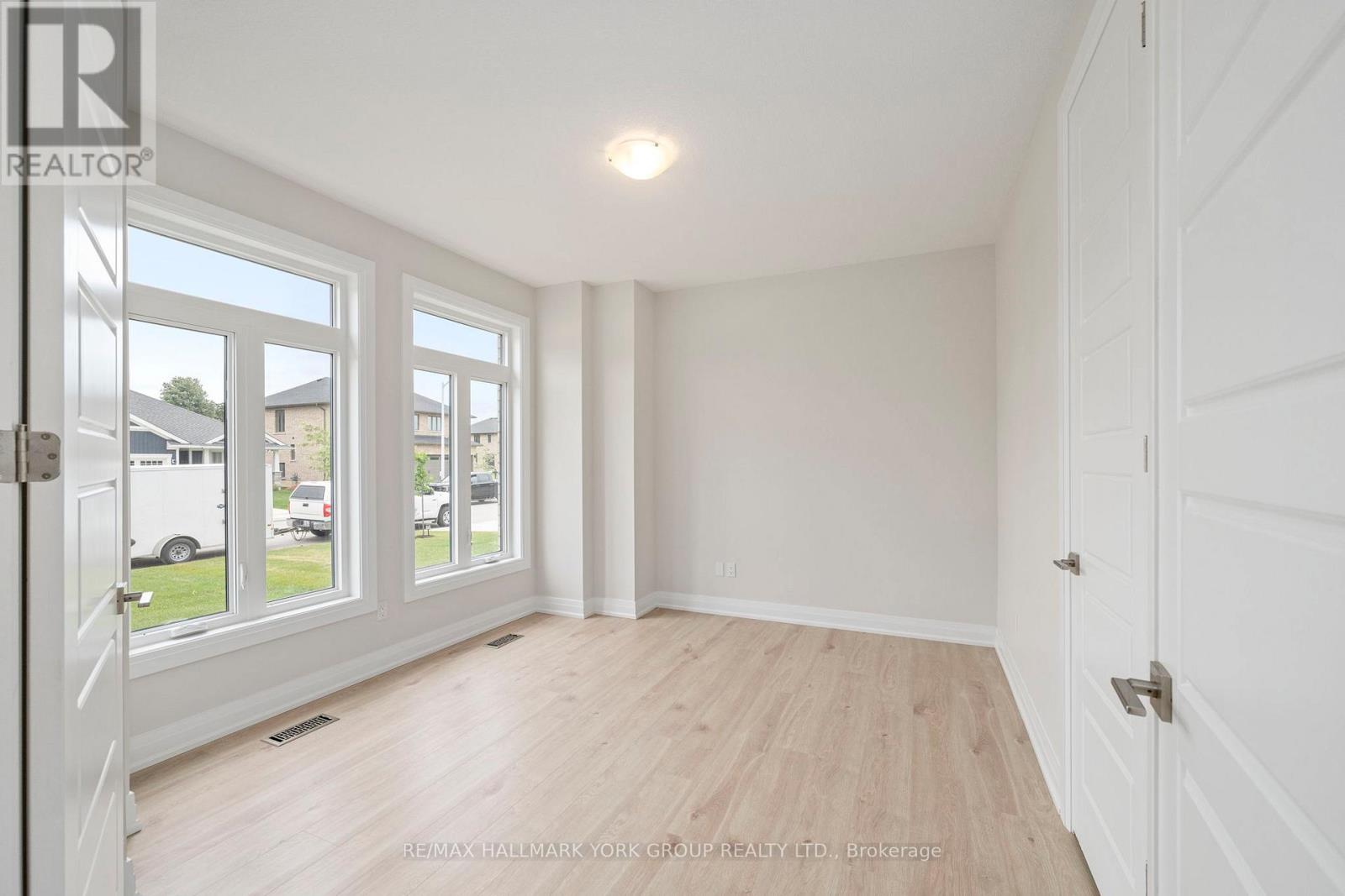 246 Leitch Street Property Photo 7