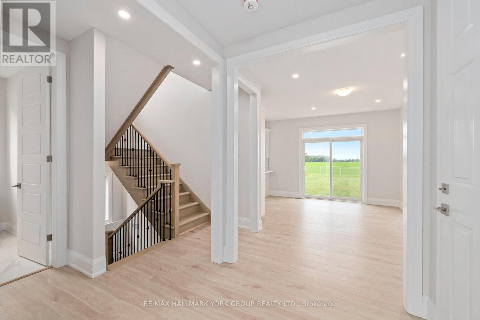 246 Leitch Street Property Photo 9