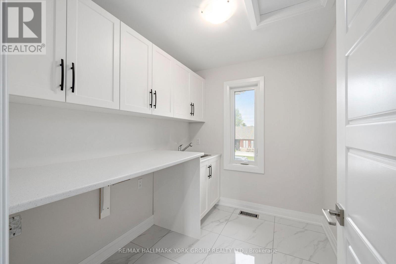 246 Leitch Street Property Photo 23