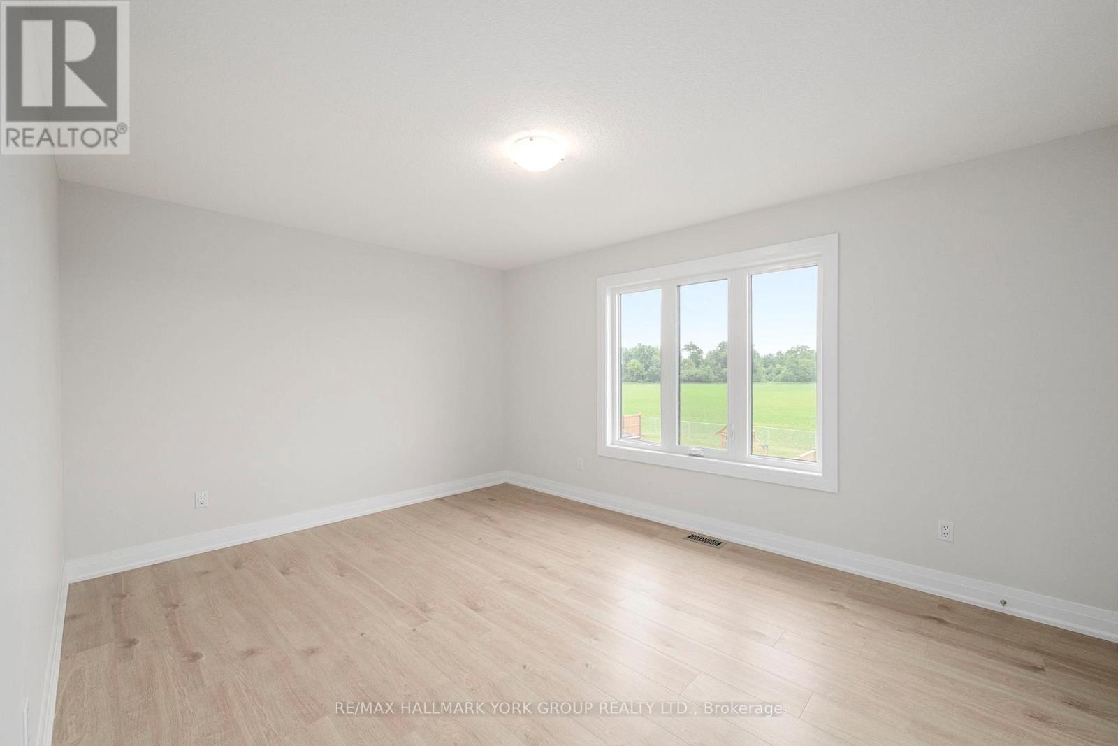 246 Leitch Street Property Photo 32