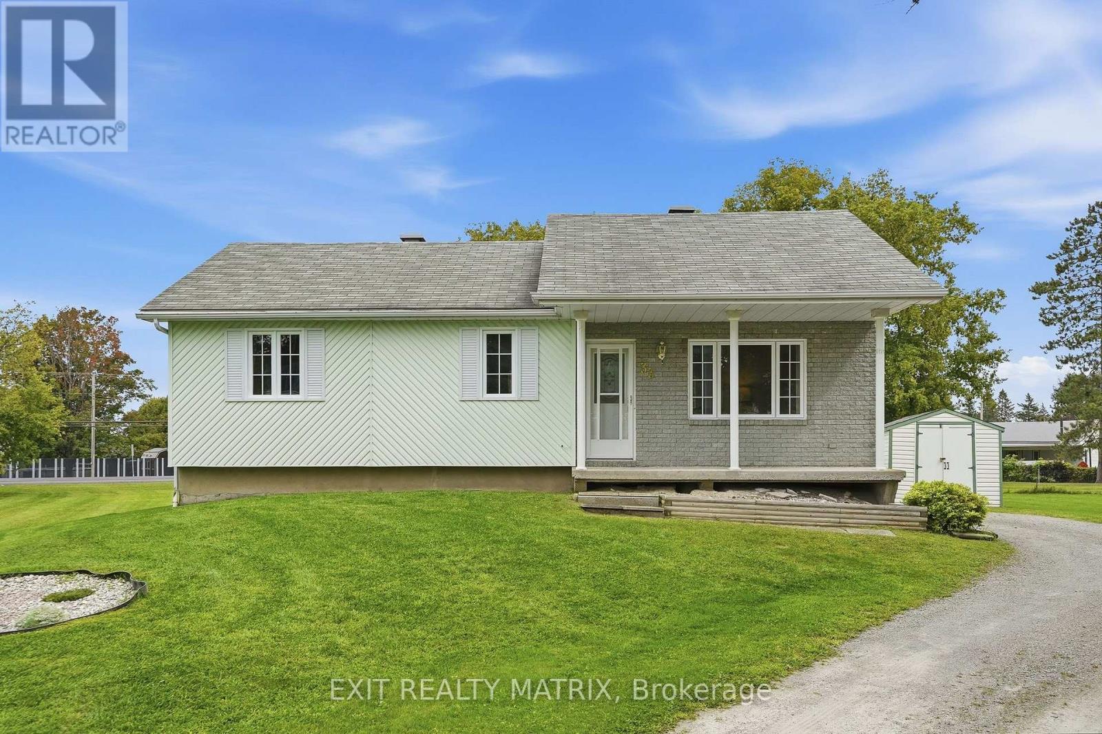 33 Frost Avenue Property Photo 1