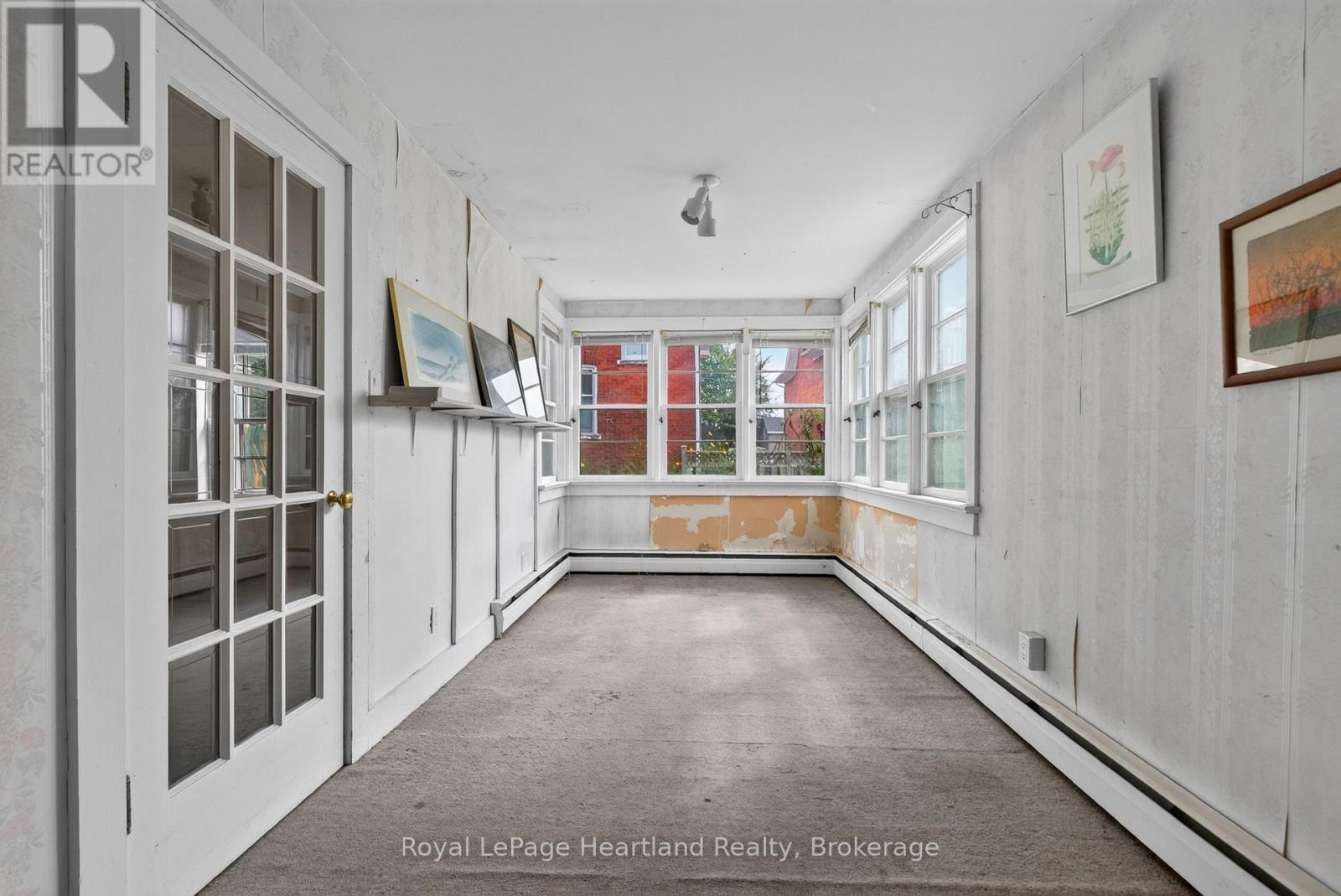 18 Nelson Street E Property Photo 15
