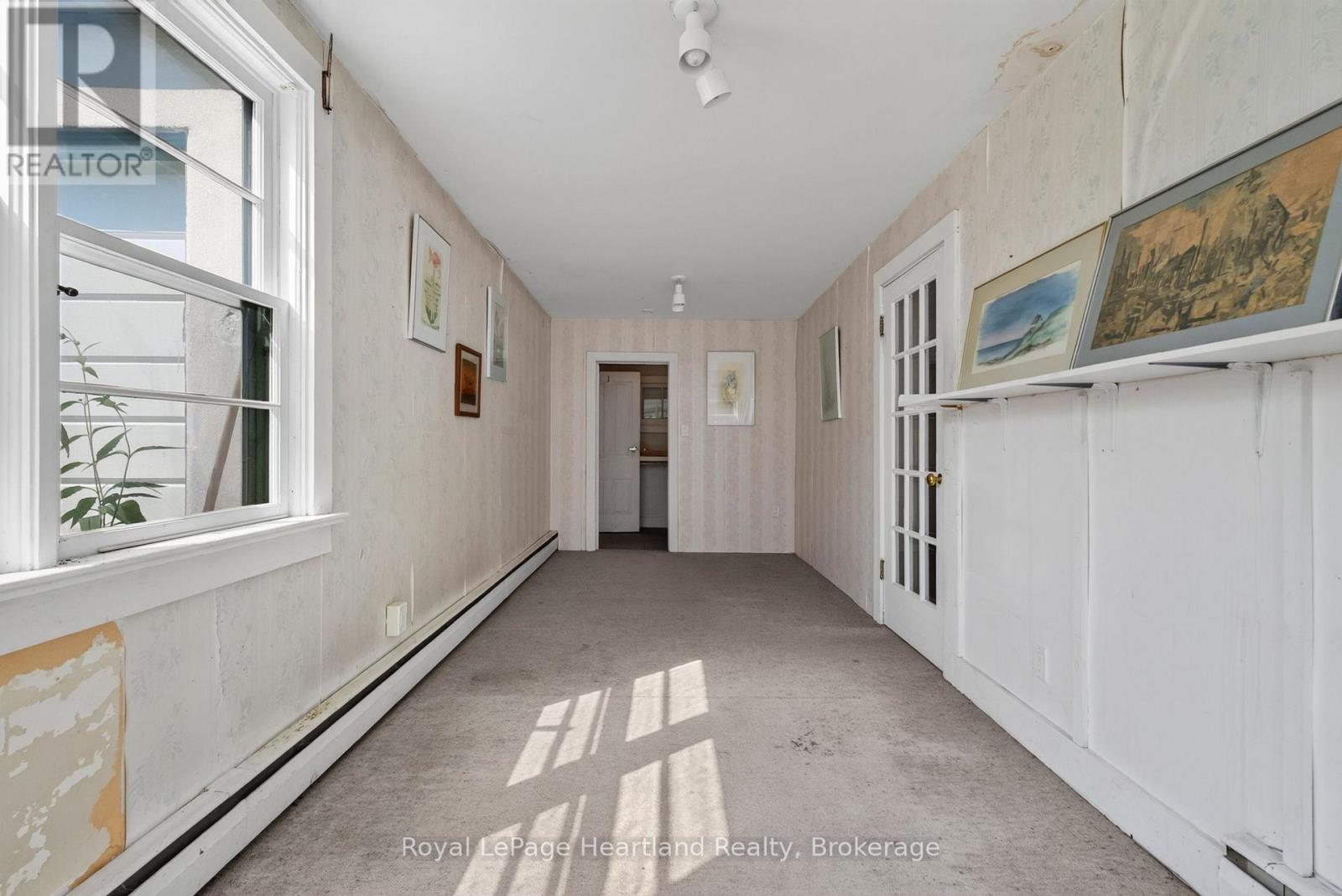 18 Nelson Street E Property Photo 17