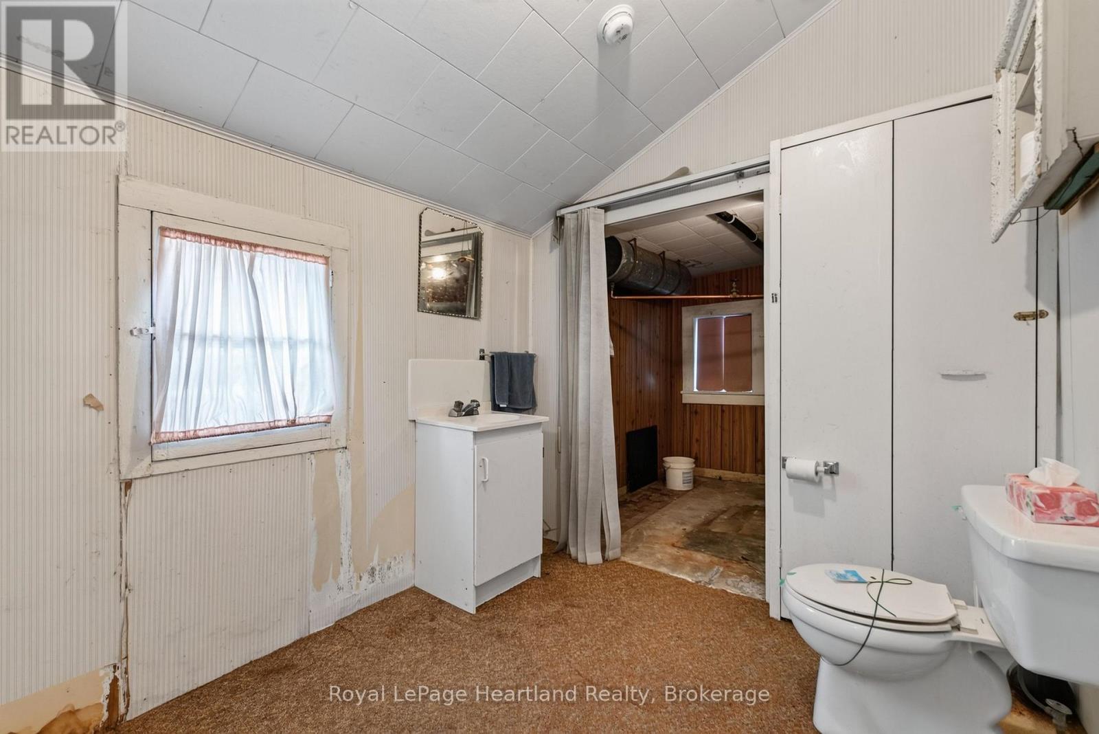 18 Nelson Street E Property Photo 18