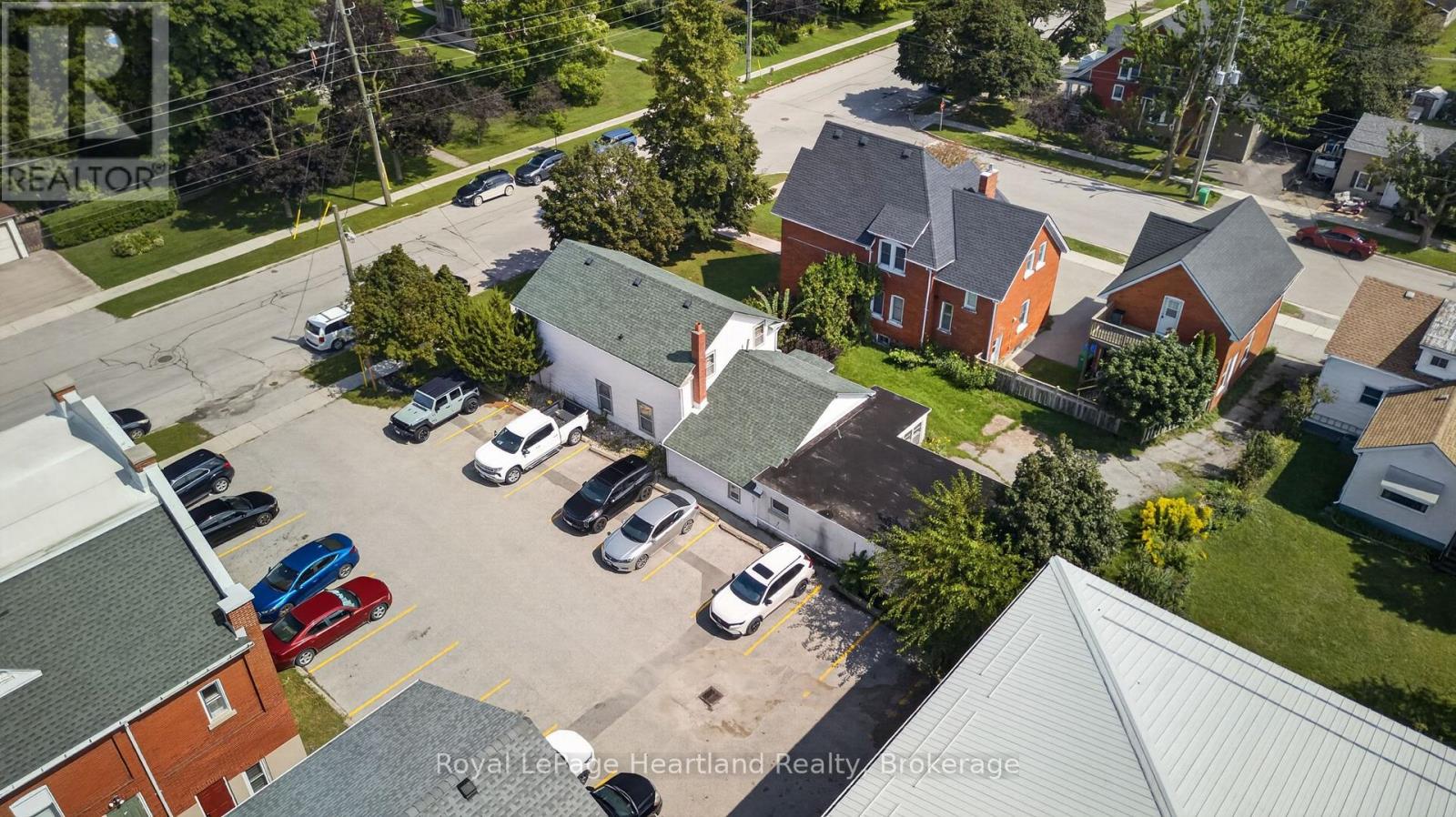 18 Nelson Street E Property Photo 36