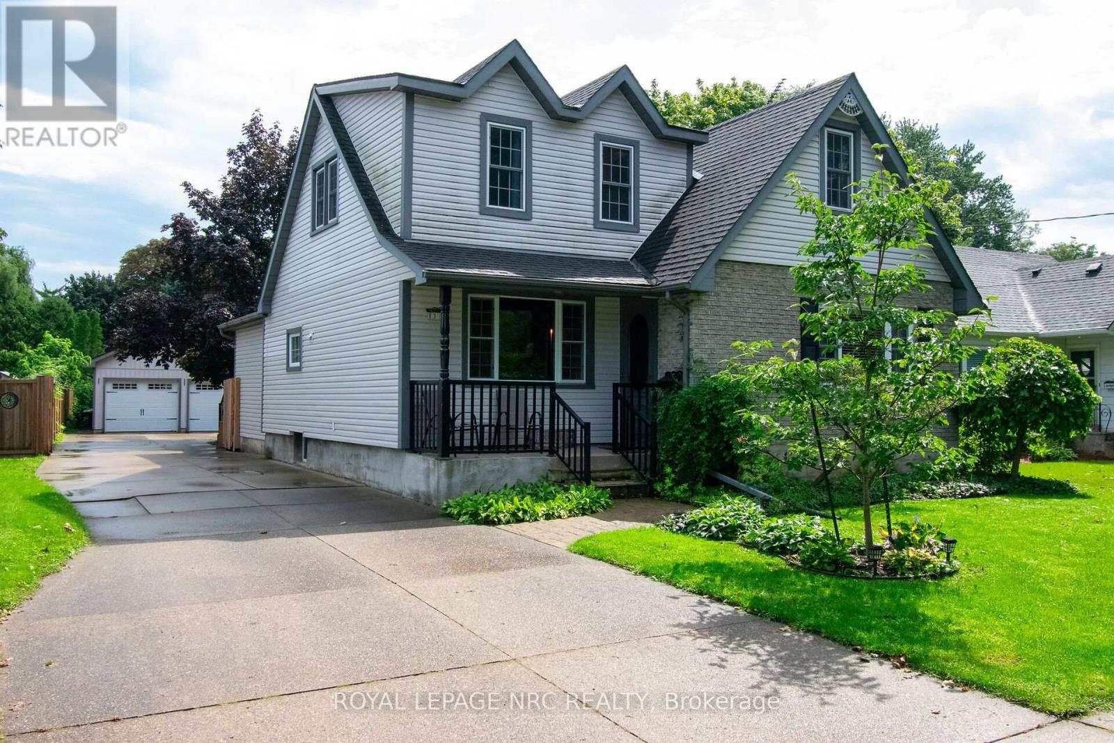 36 MAPLEWOOD DRIVE