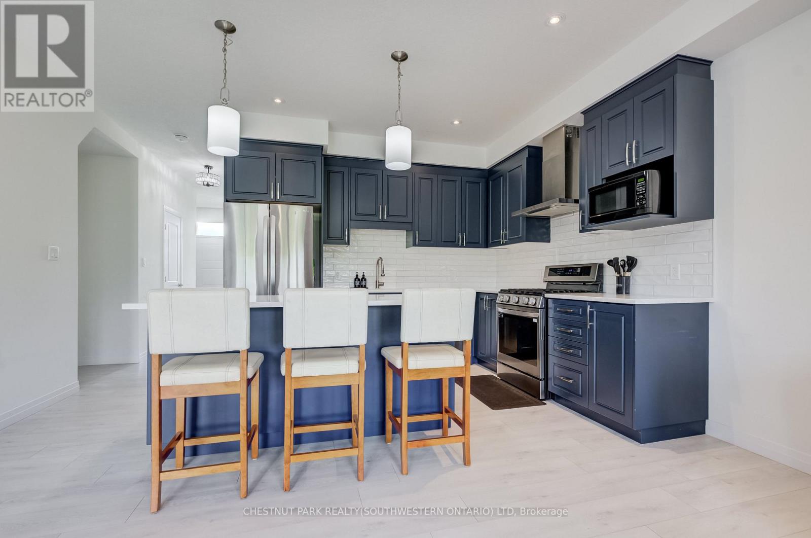 9 Queensbrook Crescent Property Photo 4