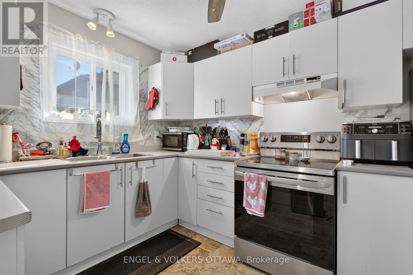 522 St Louis Street Property Photo 11