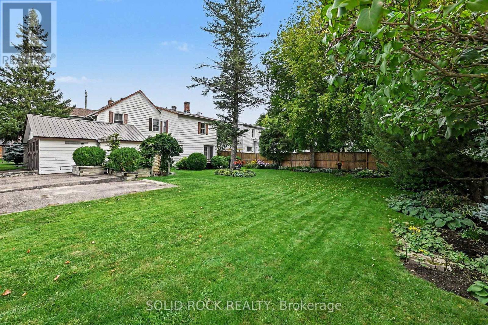 85 Renfrew Avenue W Property Photo 3