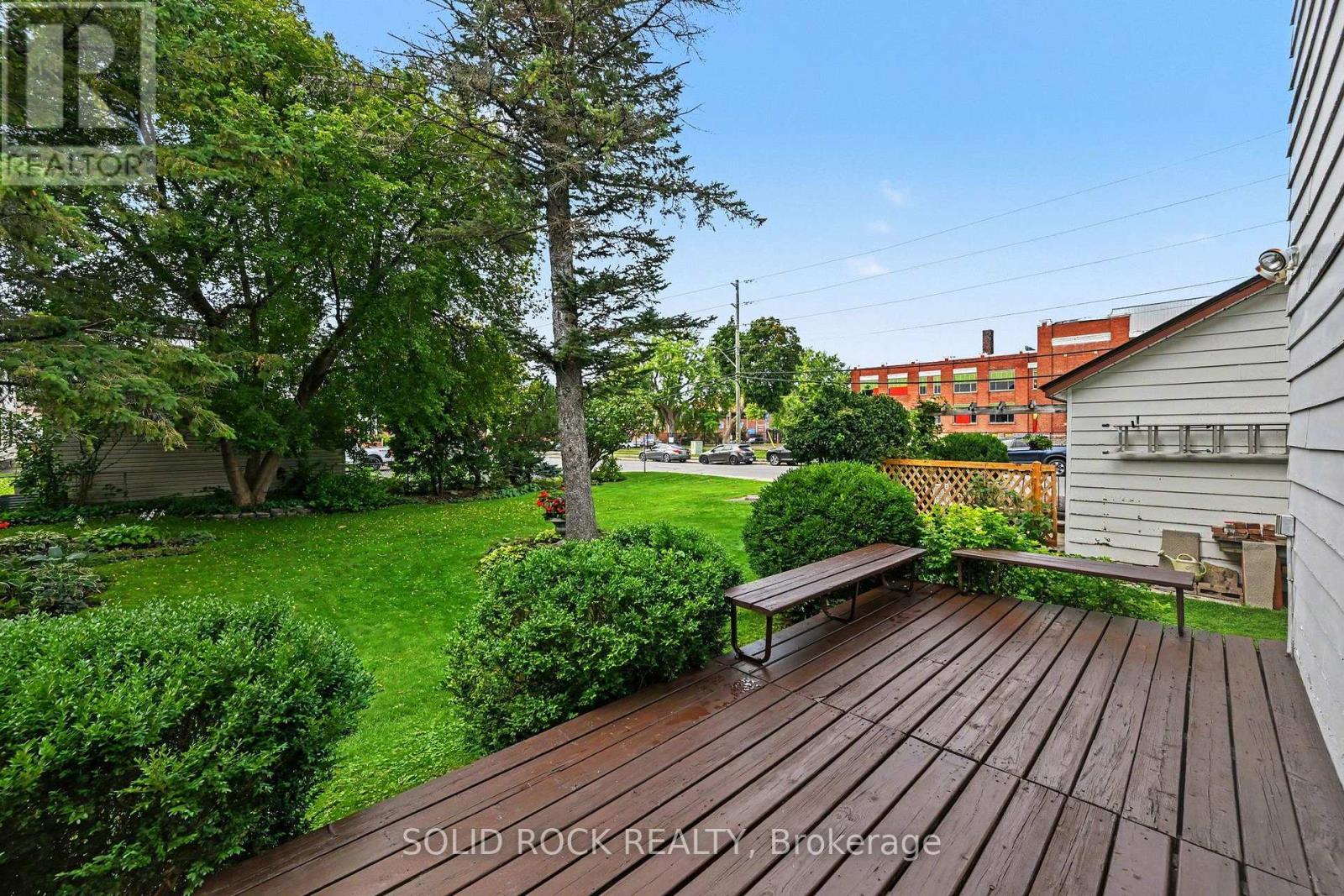 85 Renfrew Avenue W Property Photo 5