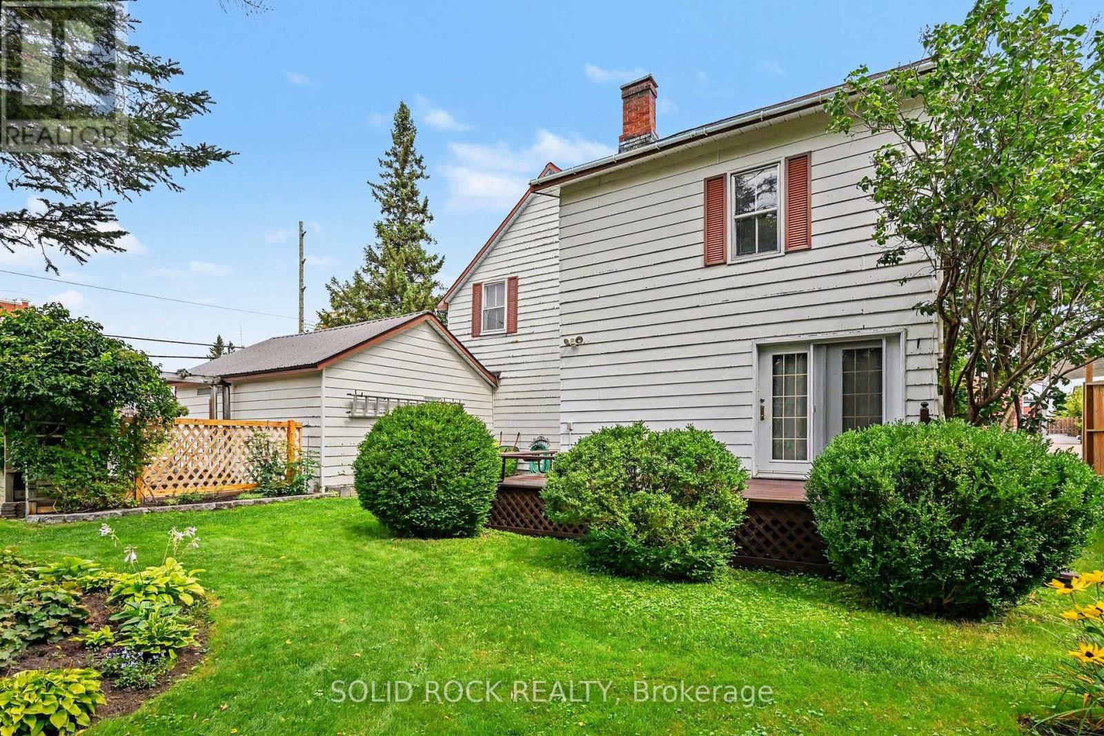 85 Renfrew Avenue W Property Photo 7