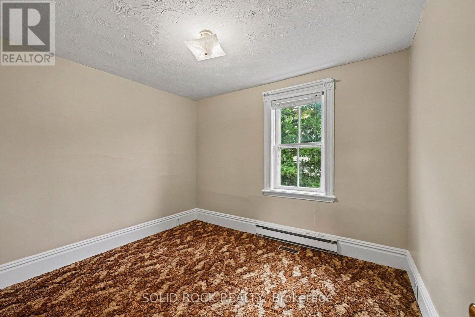 85 Renfrew Avenue W Property Photo 15