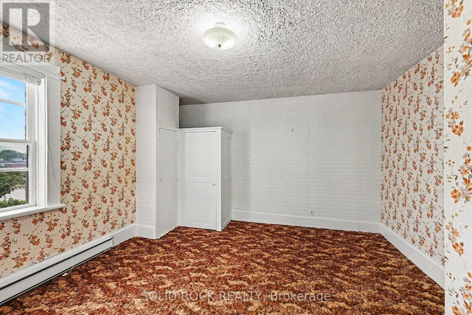 85 Renfrew Avenue W Property Photo 19