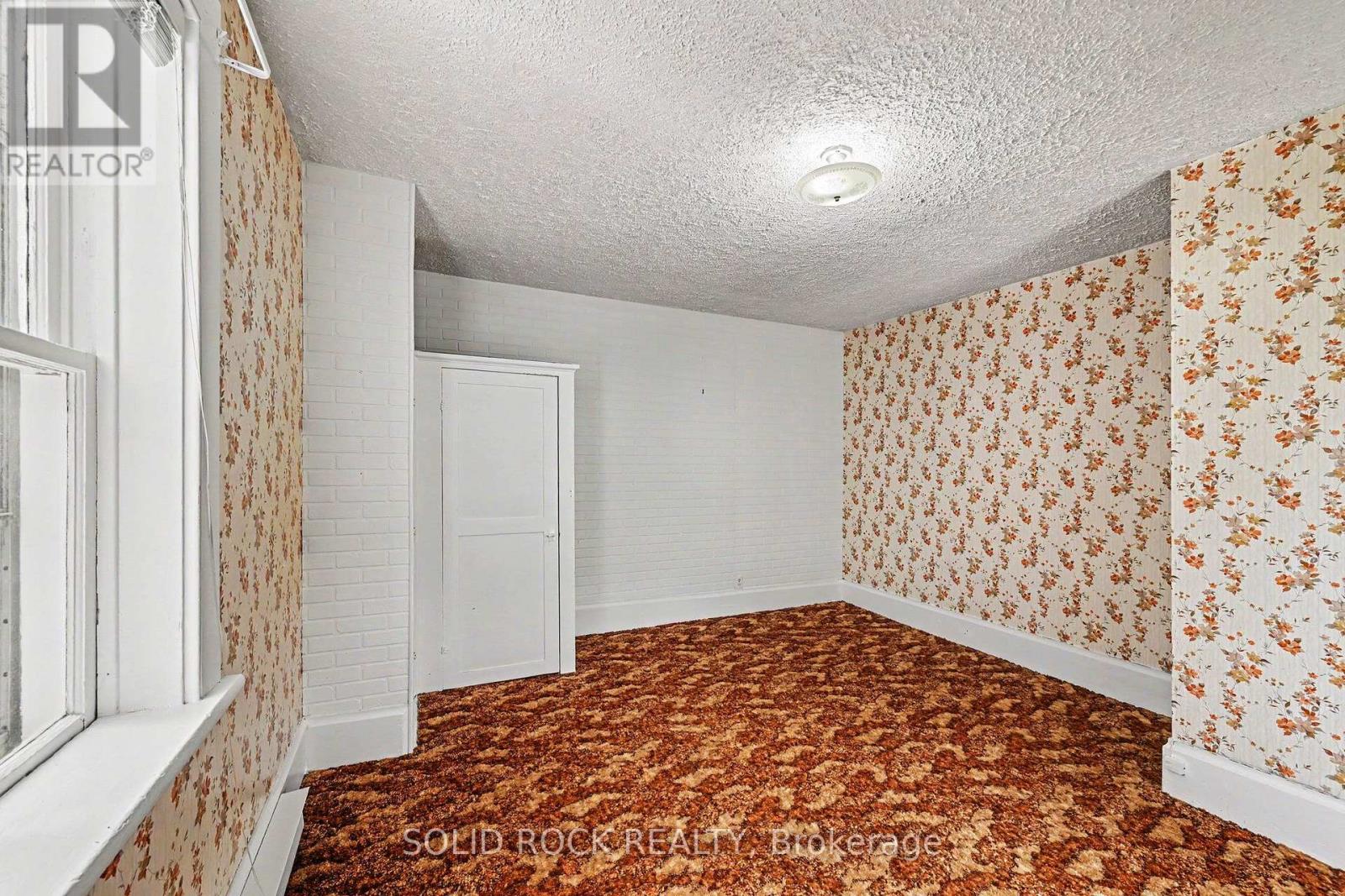 85 Renfrew Avenue W Property Photo 20