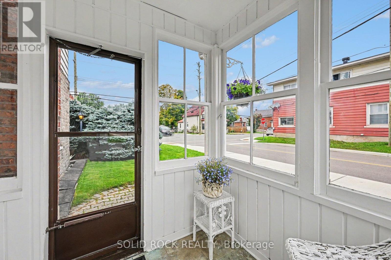 85 Renfrew Avenue W Property Photo 21