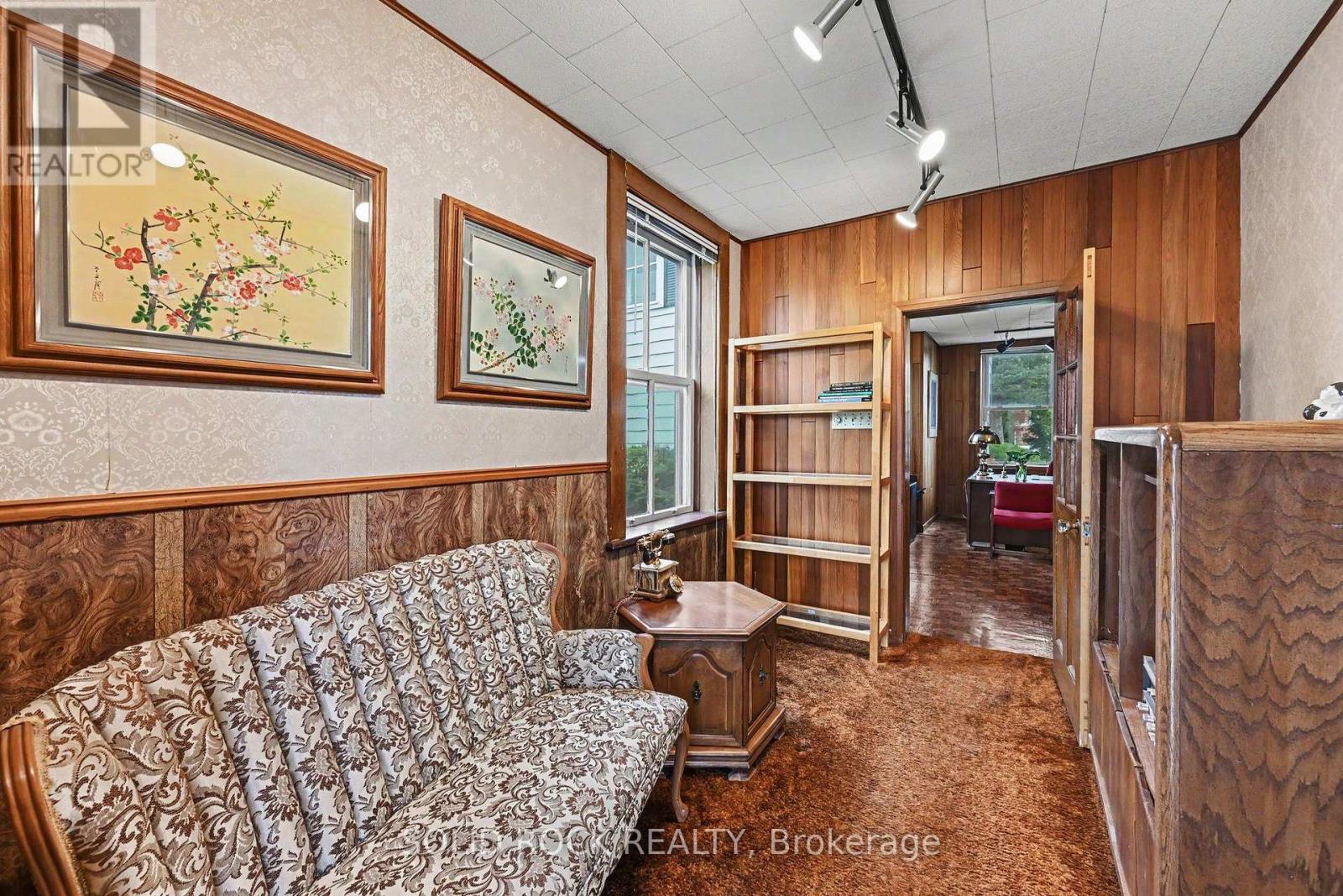 85 Renfrew Avenue W Property Photo 22
