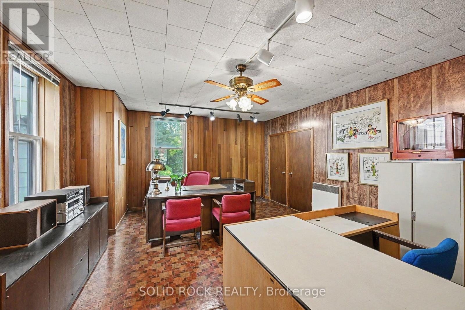 85 Renfrew Avenue W Property Photo 27
