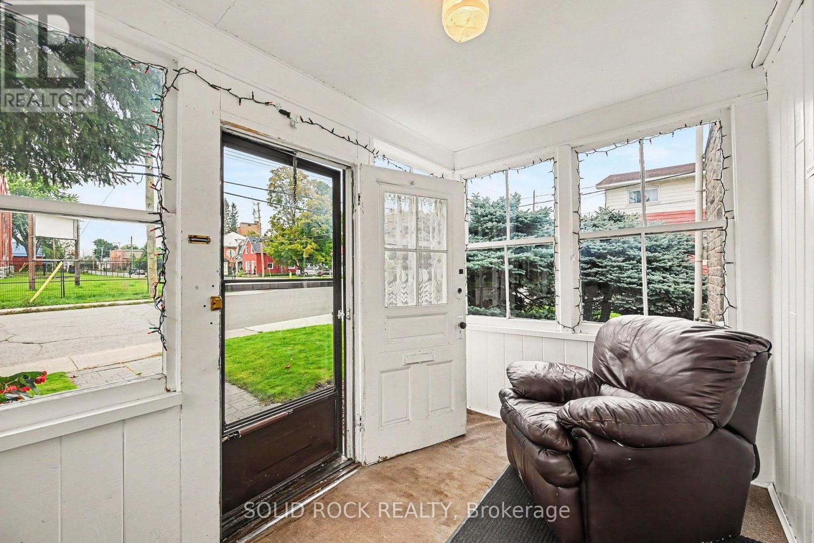 85 Renfrew Avenue W Property Photo 28