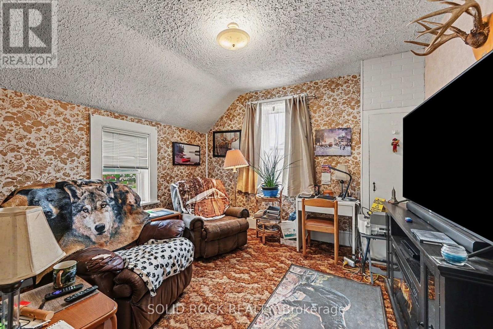 85 Renfrew Avenue W Property Photo 32