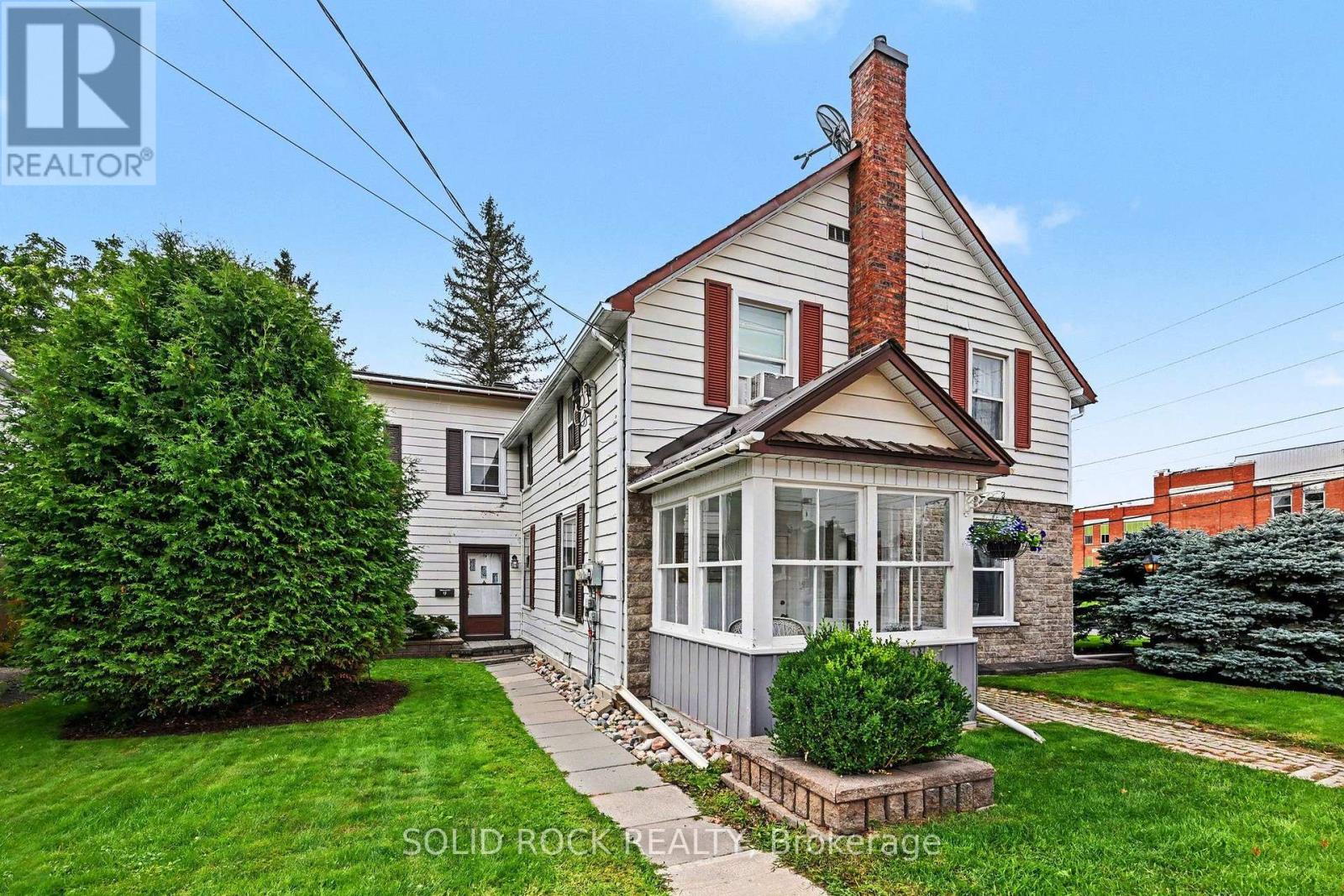85 Renfrew Avenue W Property Photo 37