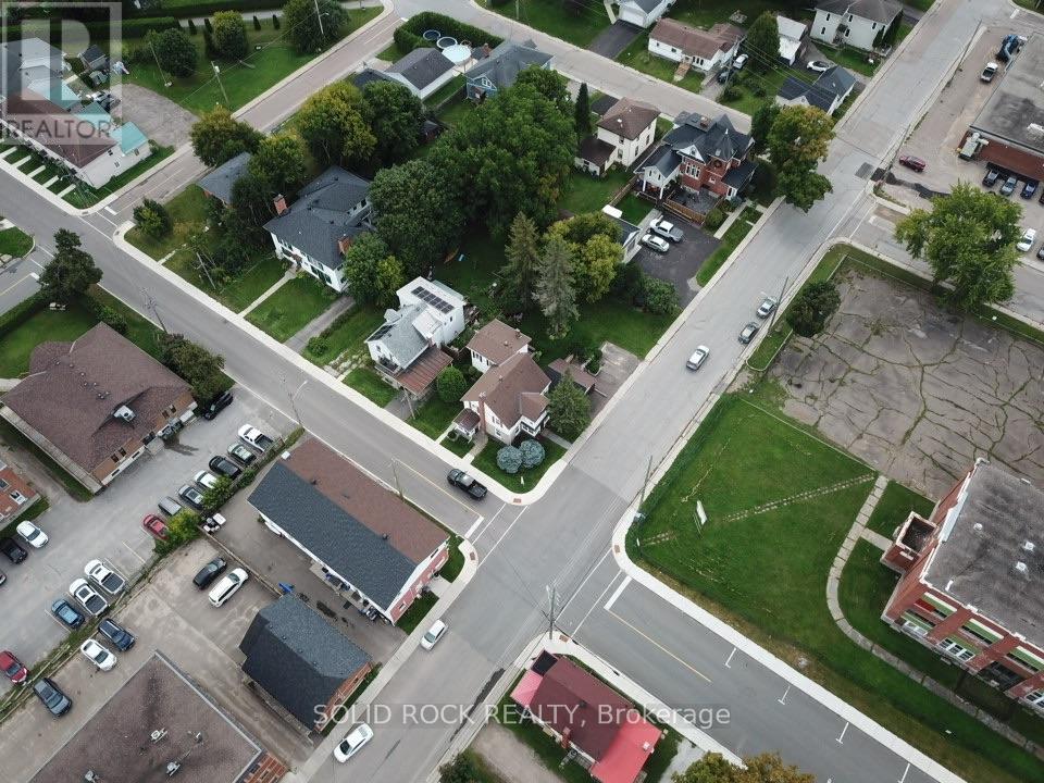 85 Renfrew Avenue W Property Photo 43