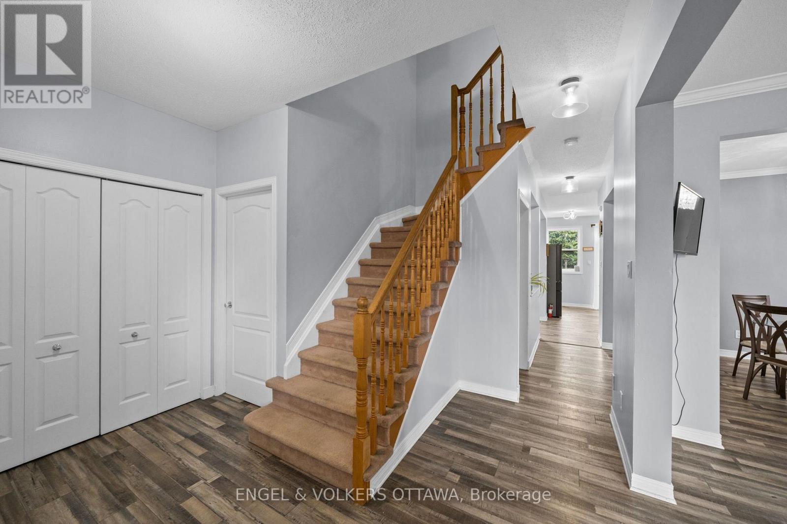 1121 Rocky Harbour Crescent Property Photo 5