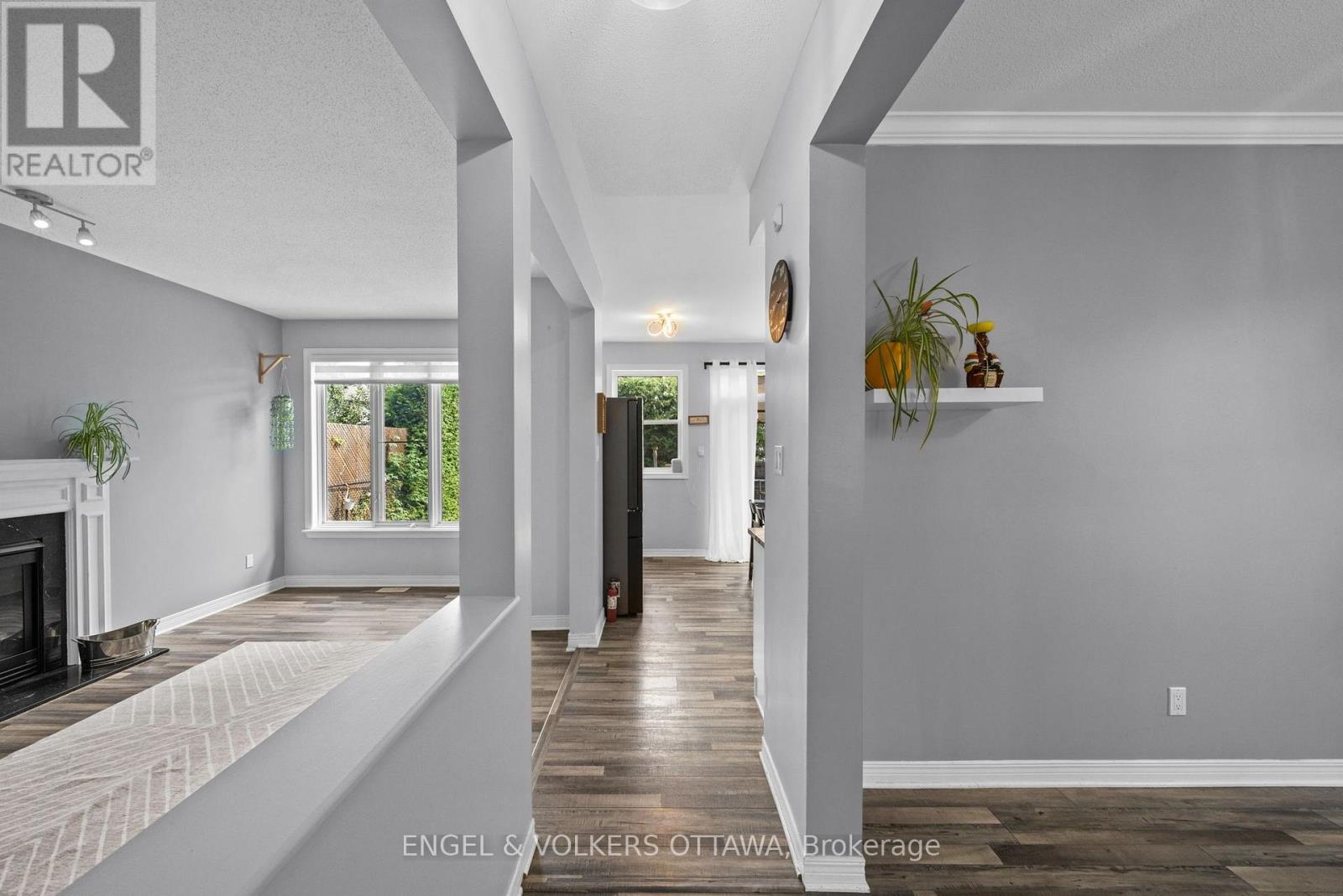 1121 Rocky Harbour Crescent Property Photo 9
