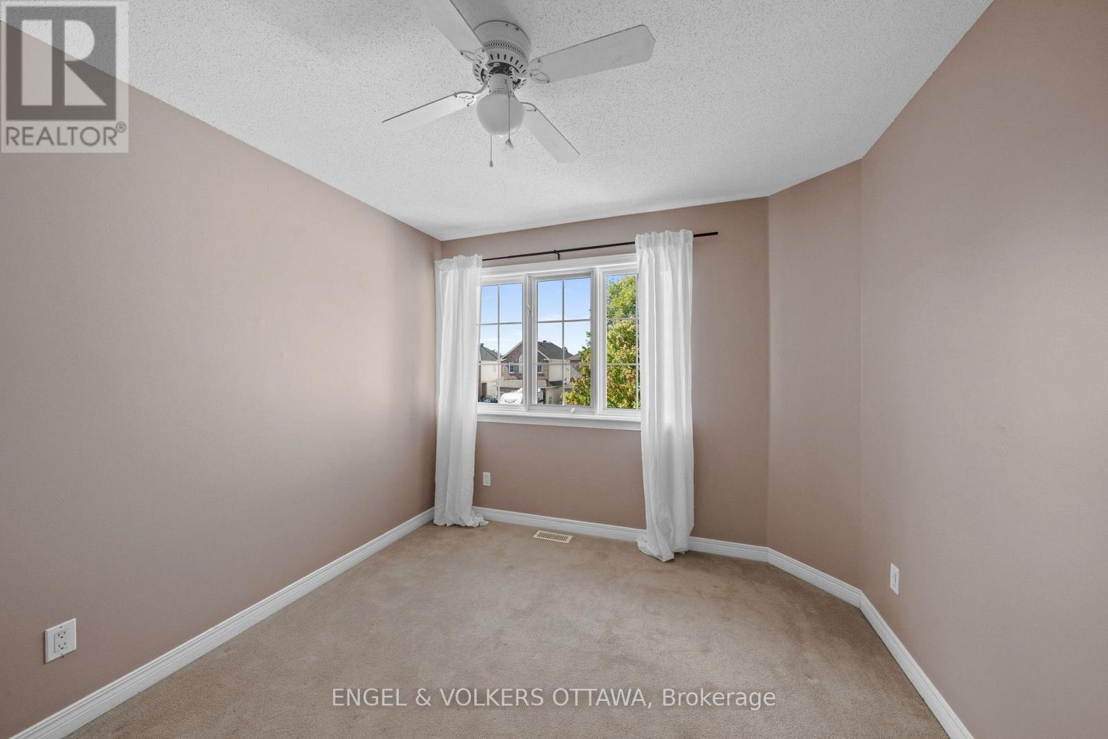 1121 Rocky Harbour Crescent Property Photo 26