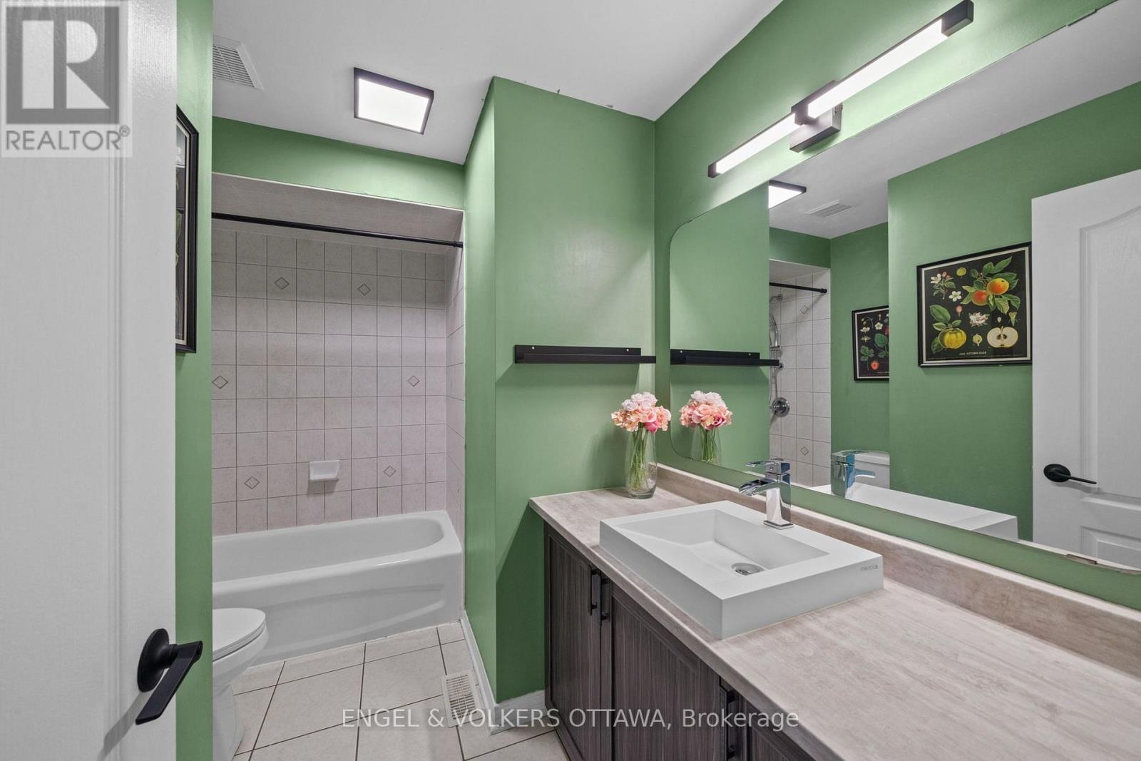 1121 Rocky Harbour Crescent Property Photo 31
