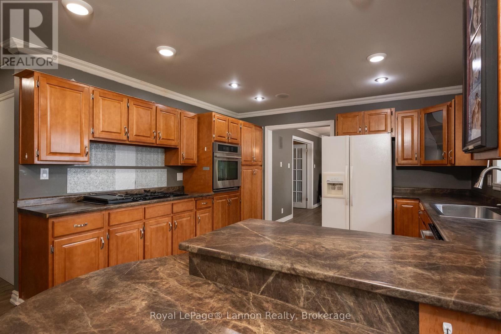300 West Beach Drive Property Photo 27